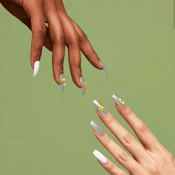 KISS VOGUISH FANTASY After Glow Long Press On Nails New In Box Festival Party - Picture 5 of 10